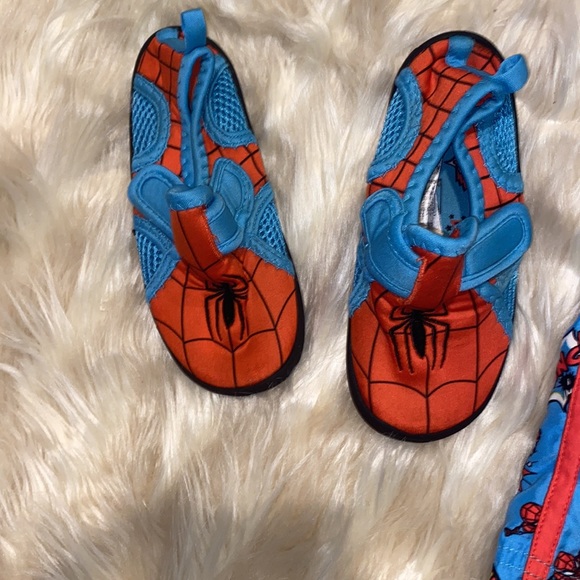 Disney Spider Man 4T Rash Gard and swim shorts and waterproof shoes - Picture 3 of 6